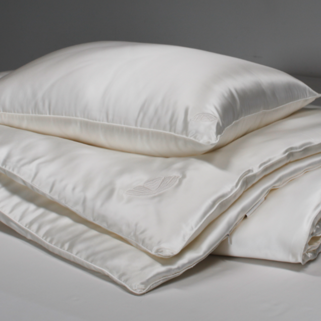 Silk Filled Comforter with Silk Shell by La Seta