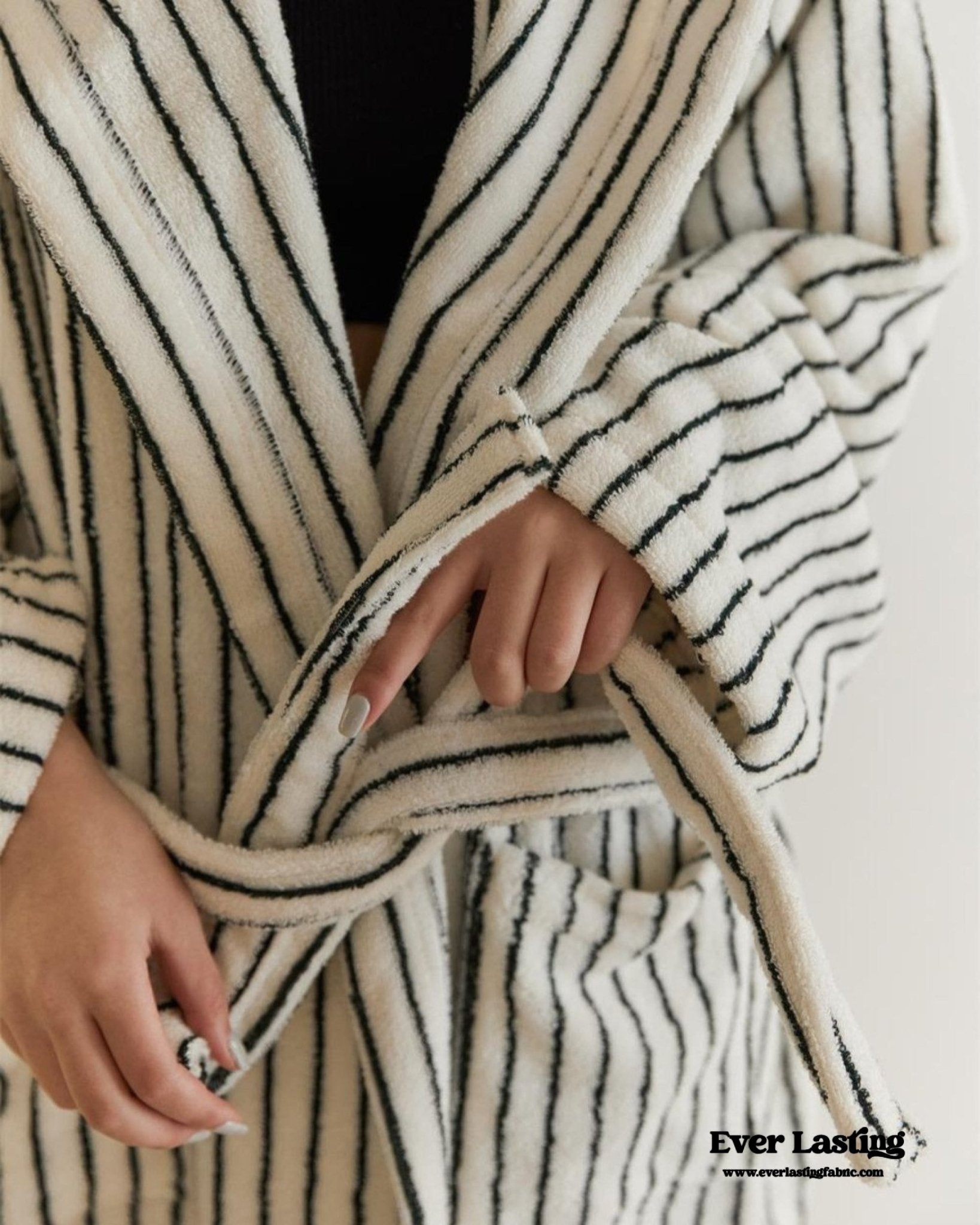 Minimalist Thin Striped Hooded Bathrobe
